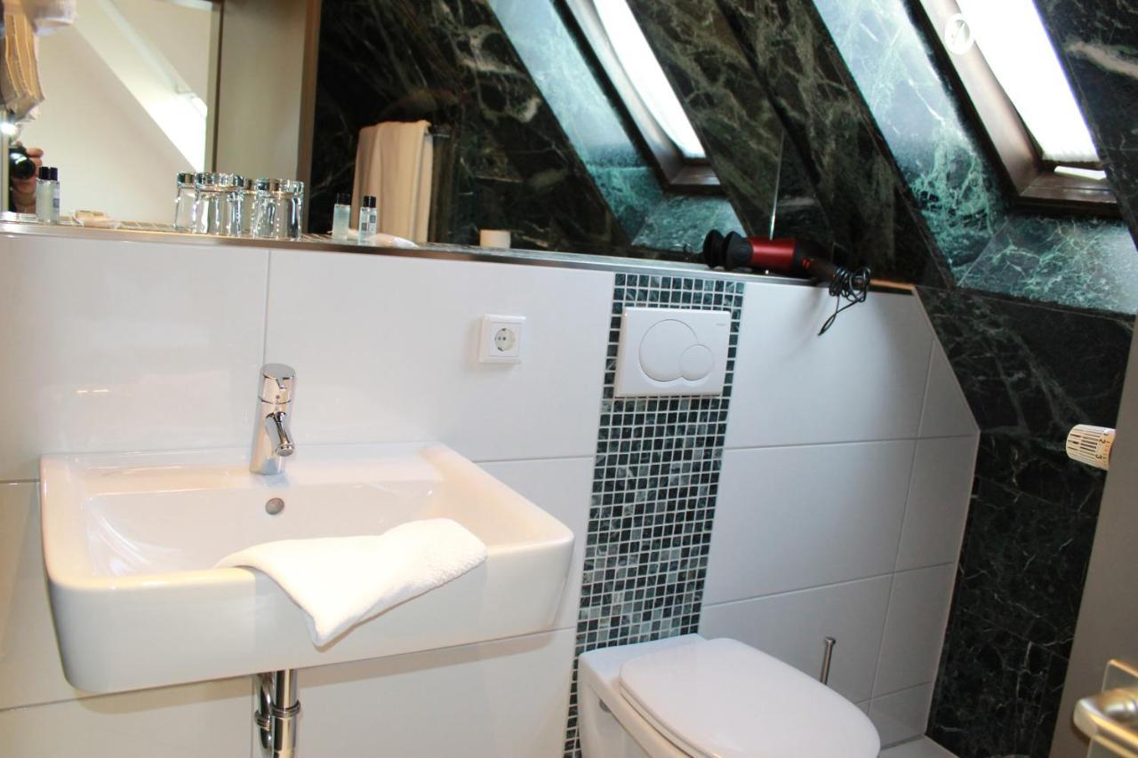 פרנקפורט Hotel Huebler מראה חיצוני תמונה