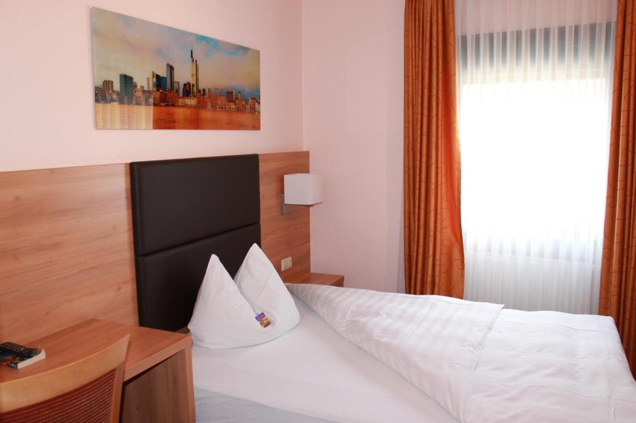 פרנקפורט Hotel Huebler מראה חיצוני תמונה