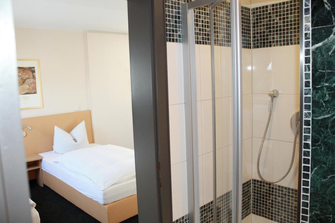 פרנקפורט Hotel Huebler מראה חיצוני תמונה