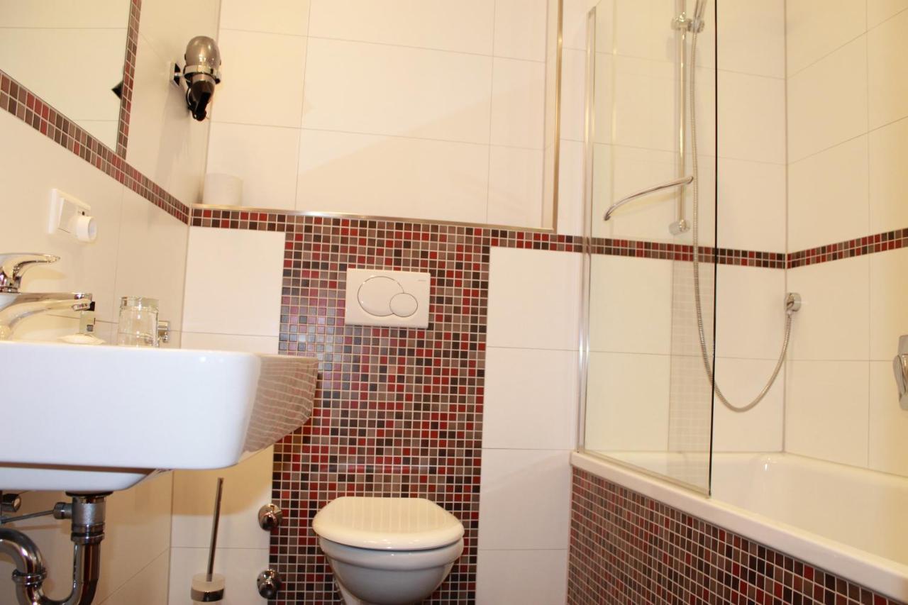 פרנקפורט Hotel Huebler מראה חיצוני תמונה