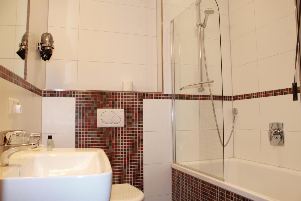 פרנקפורט Hotel Huebler מראה חיצוני תמונה