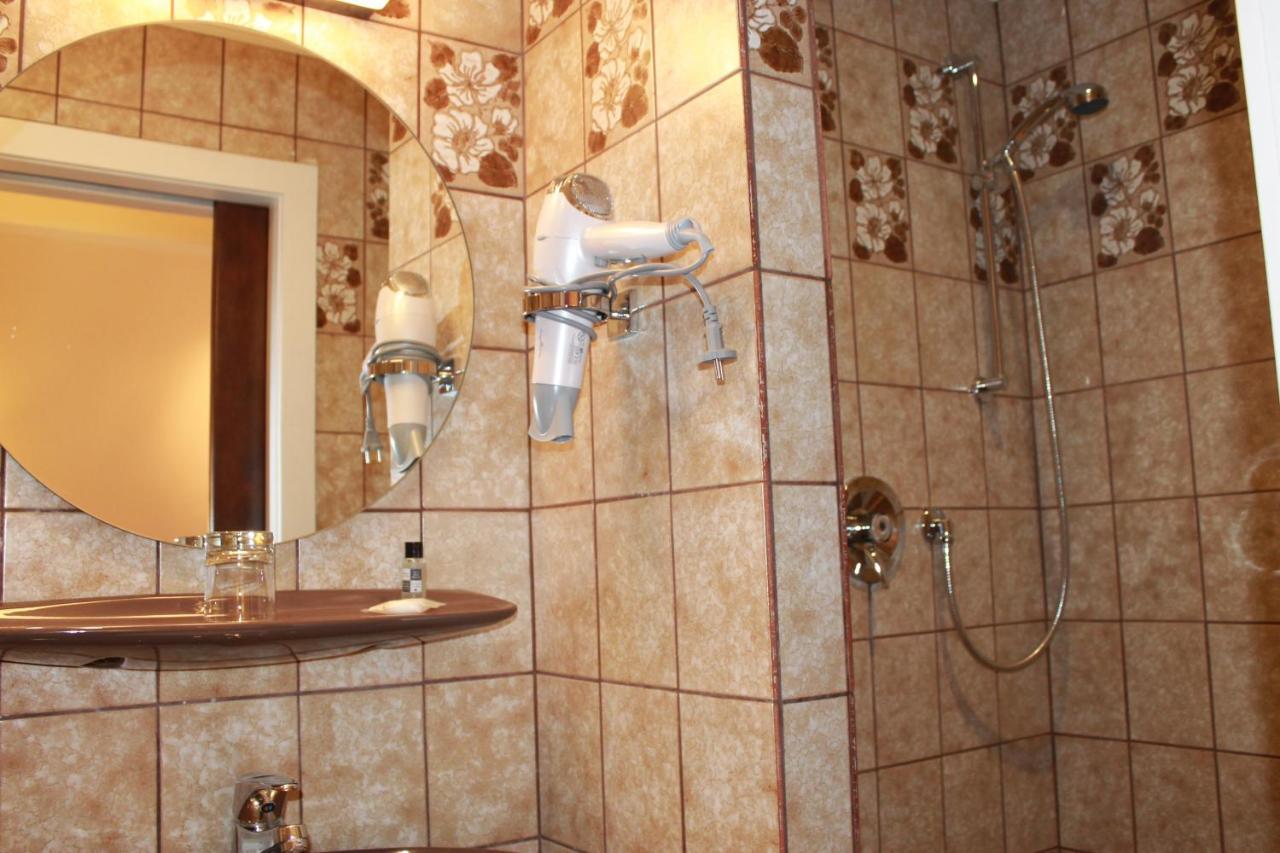 פרנקפורט Hotel Huebler מראה חיצוני תמונה
