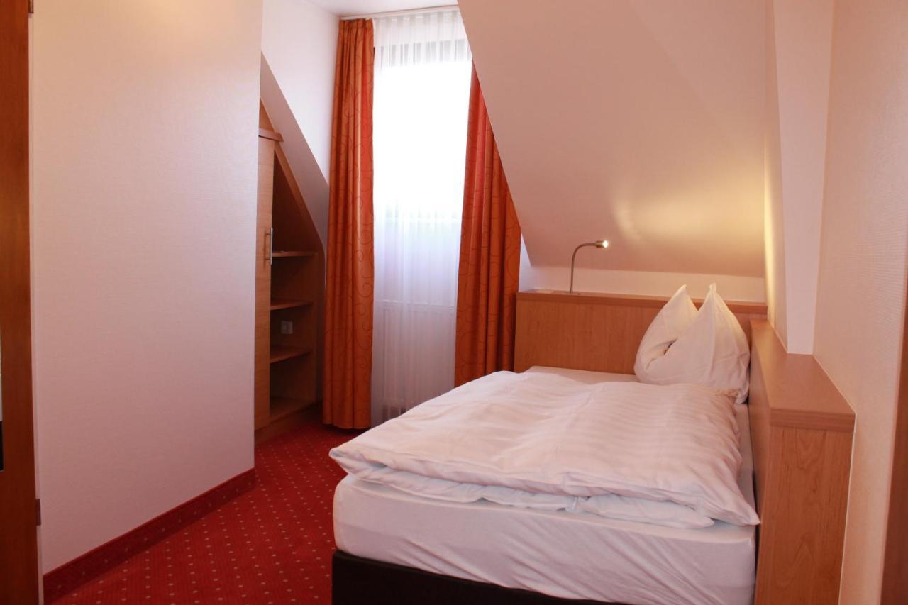 פרנקפורט Hotel Huebler מראה חיצוני תמונה