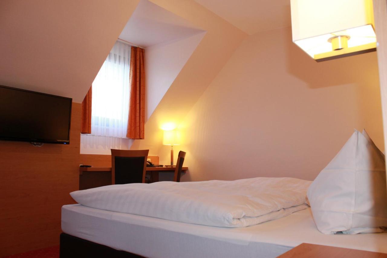 פרנקפורט Hotel Huebler מראה חיצוני תמונה