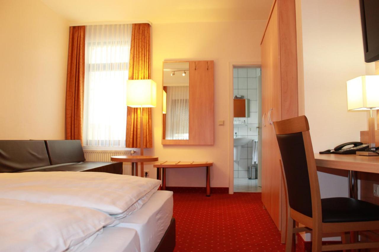 פרנקפורט Hotel Huebler מראה חיצוני תמונה