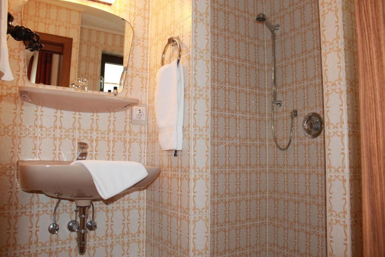 פרנקפורט Hotel Huebler מראה חיצוני תמונה
